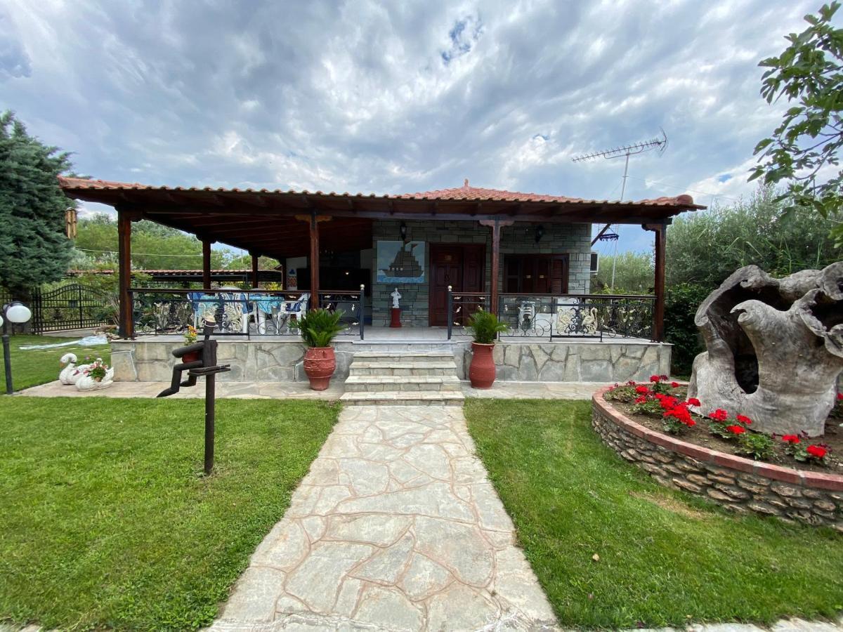Beachfront Cottage Nea Triglia エクステリア 写真