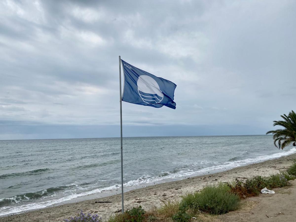 Beachfront Cottage Nea Triglia エクステリア 写真